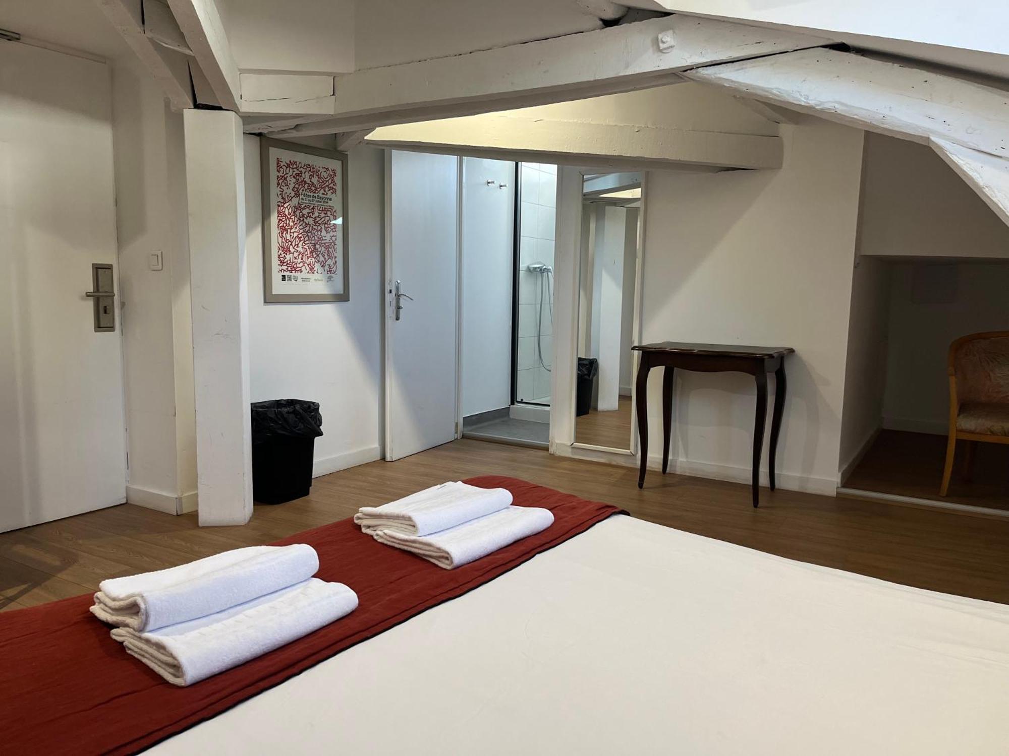 Hostel20 Bayonne Eksteriør billede